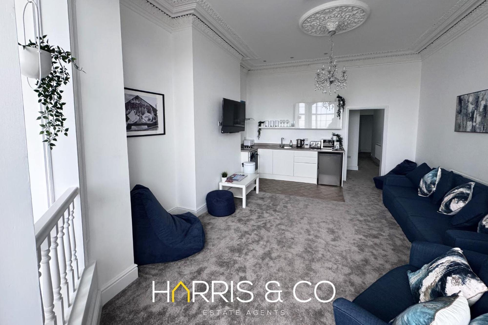 New Sandpiper Apartments Fleetwood Extérieur photo